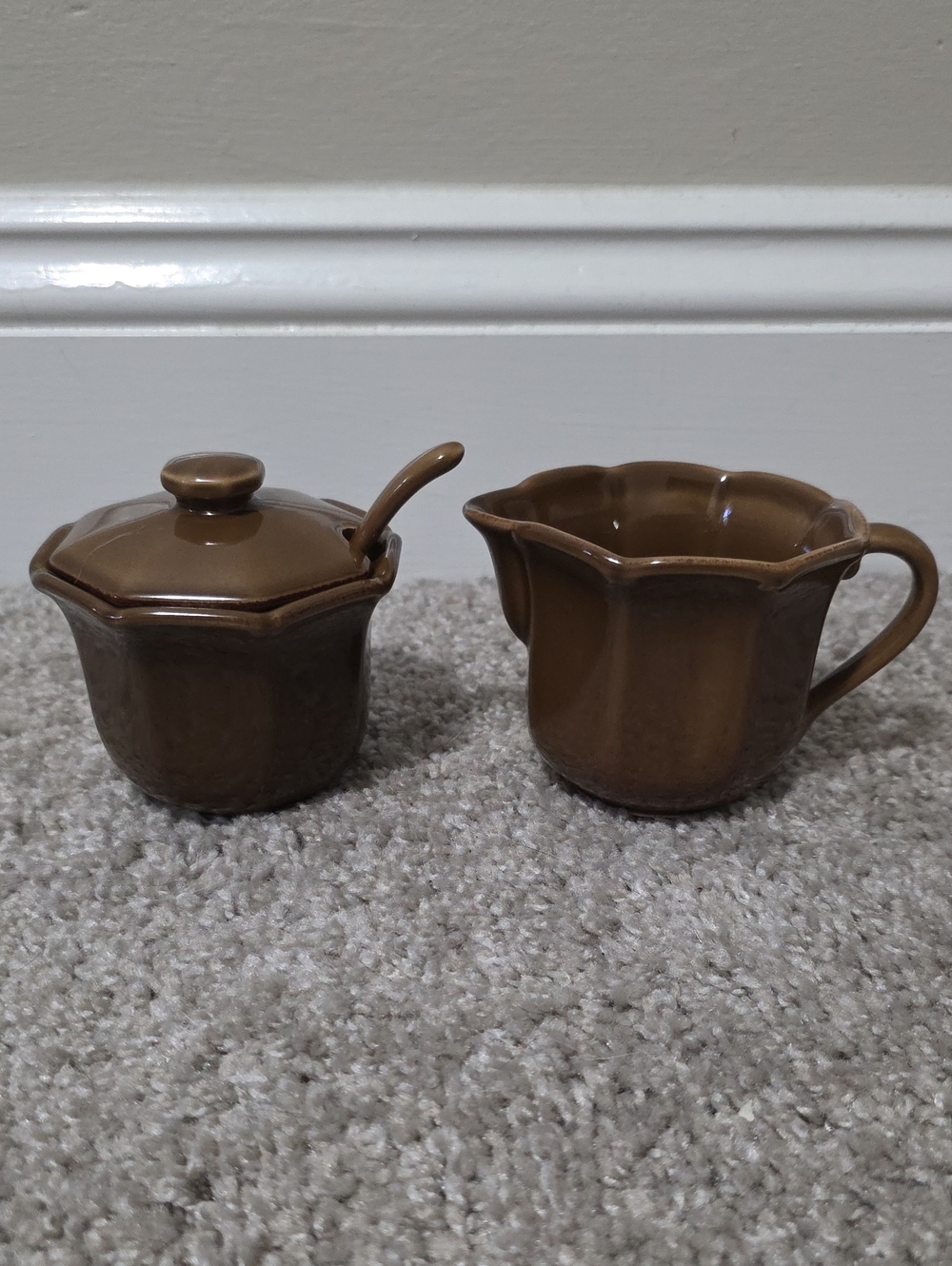 Taste Of Home Entertaining Fiona Cream and Sugar Set Brown Discontinued New